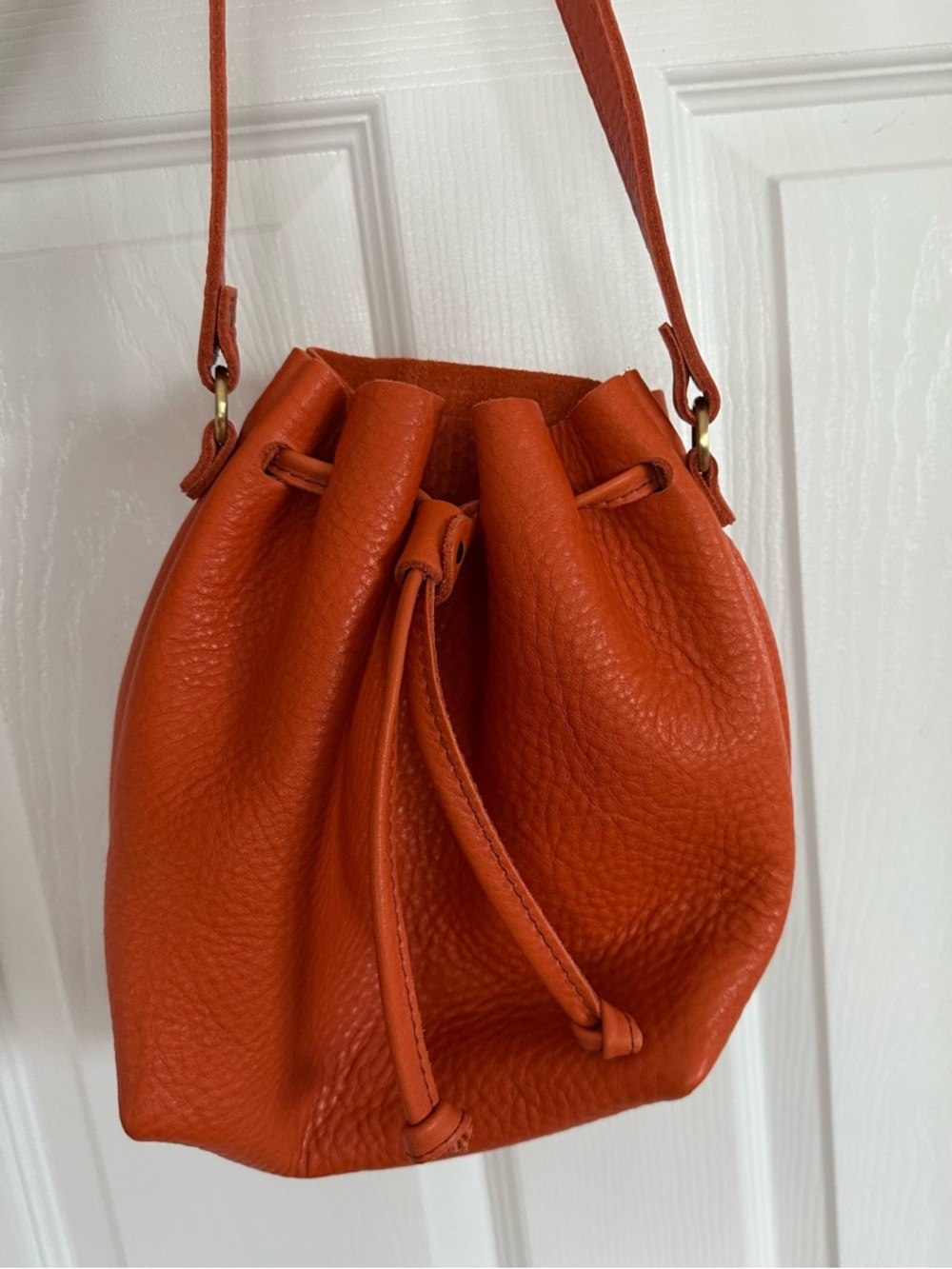 NWOT Portland Leather Pebbled Drawstring Bucket Crossbody. Cape Coral SM